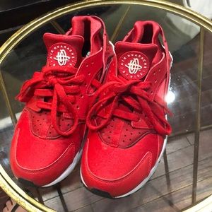 NIKE Huarache RED size 8.5